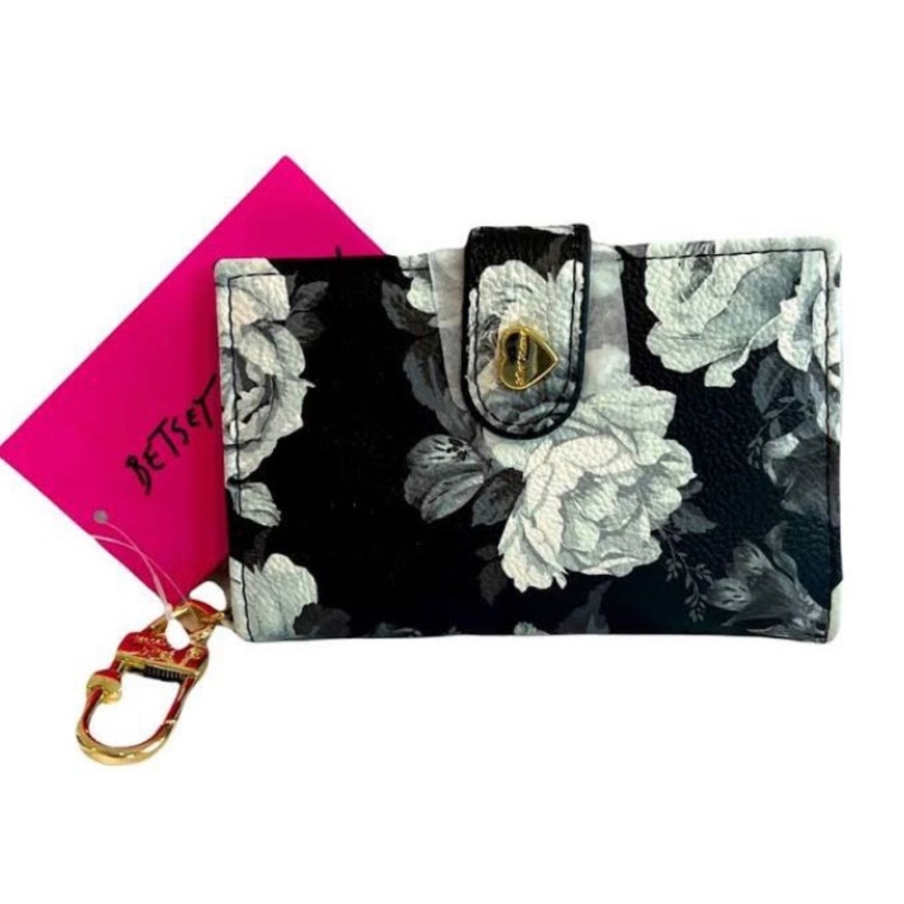Betsey Johnson Xoleah Wallet